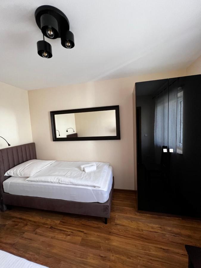 Apartments Wile Sued Wien Exteriör bild
